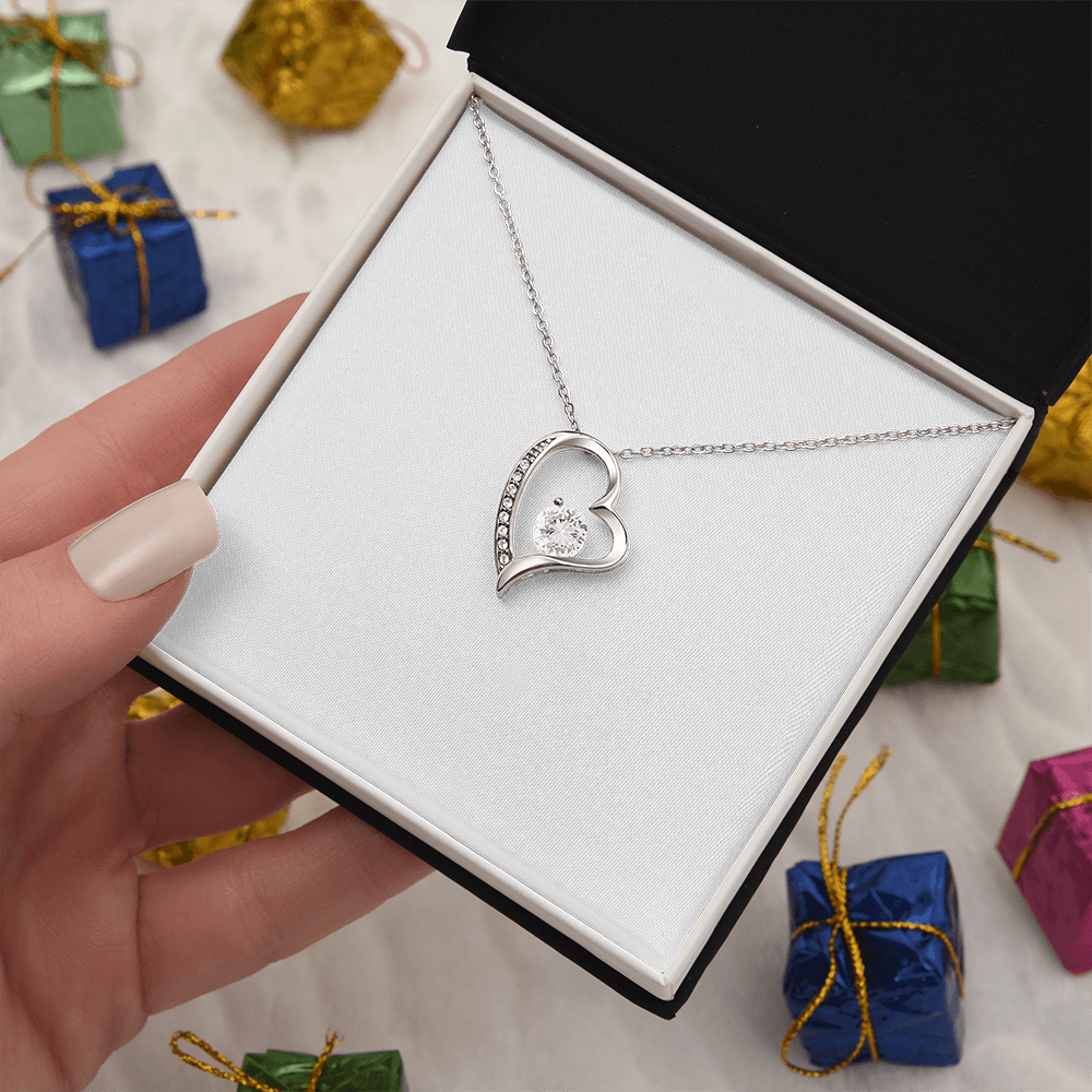Forever Love Necklace: Dazzling Heart Pendant for Everyday Elegance