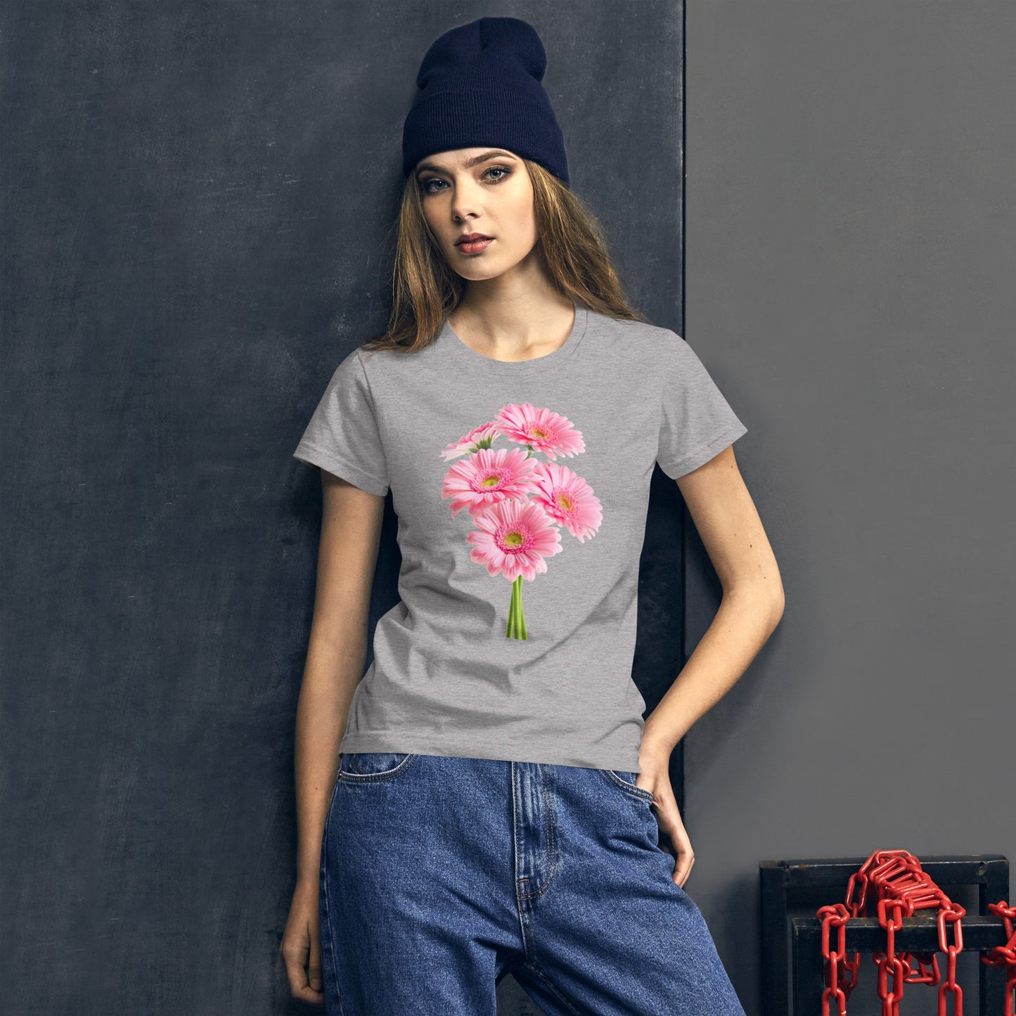 "Premium Women's Daisy-Printed Cotton T-Shirt with Short Sleeves - Exceptional Comfort and Durability"